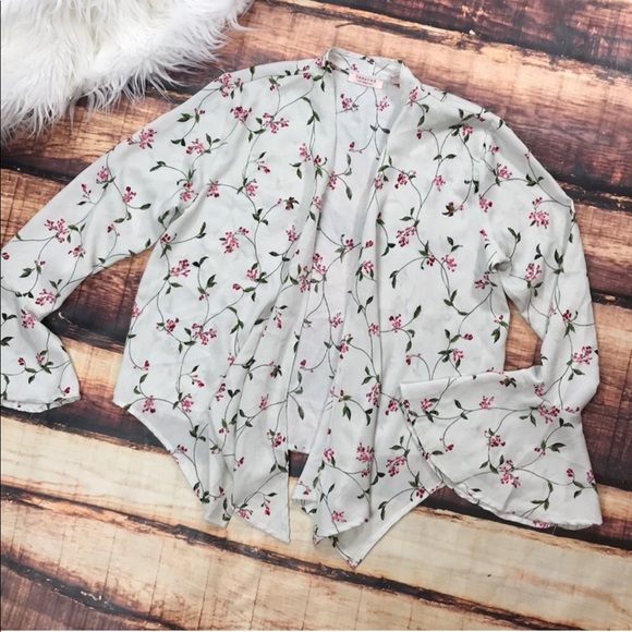 Tops - << Bell Sleeve Floral Blossom Cardigan >>